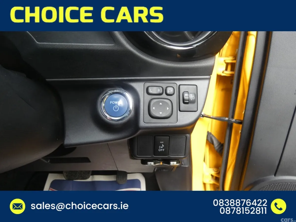 Toyota Aqua Hatchback, Petrol Hybrid, 2015, Yellow