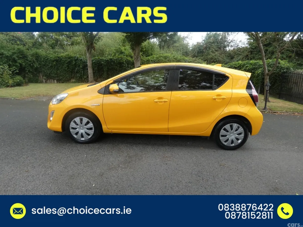 Toyota Aqua Hatchback, Petrol Hybrid, 2015, Yellow
