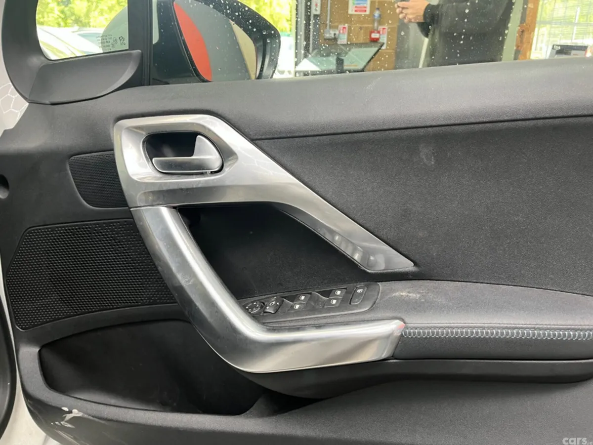 Peugeot 2008 SUV, Petrol, 2020, White