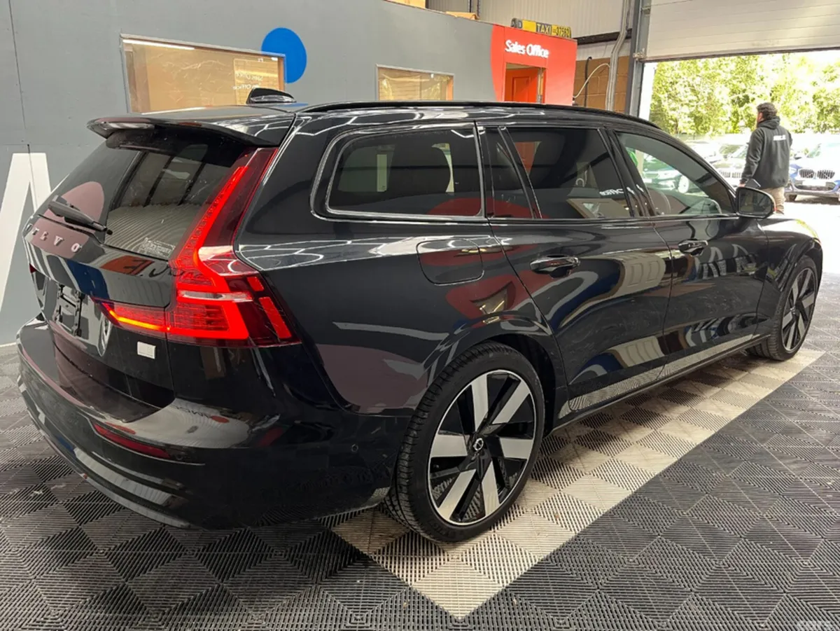 Volvo V60 Estate, Petrol Plug-in Hybrid, 2024, Black
