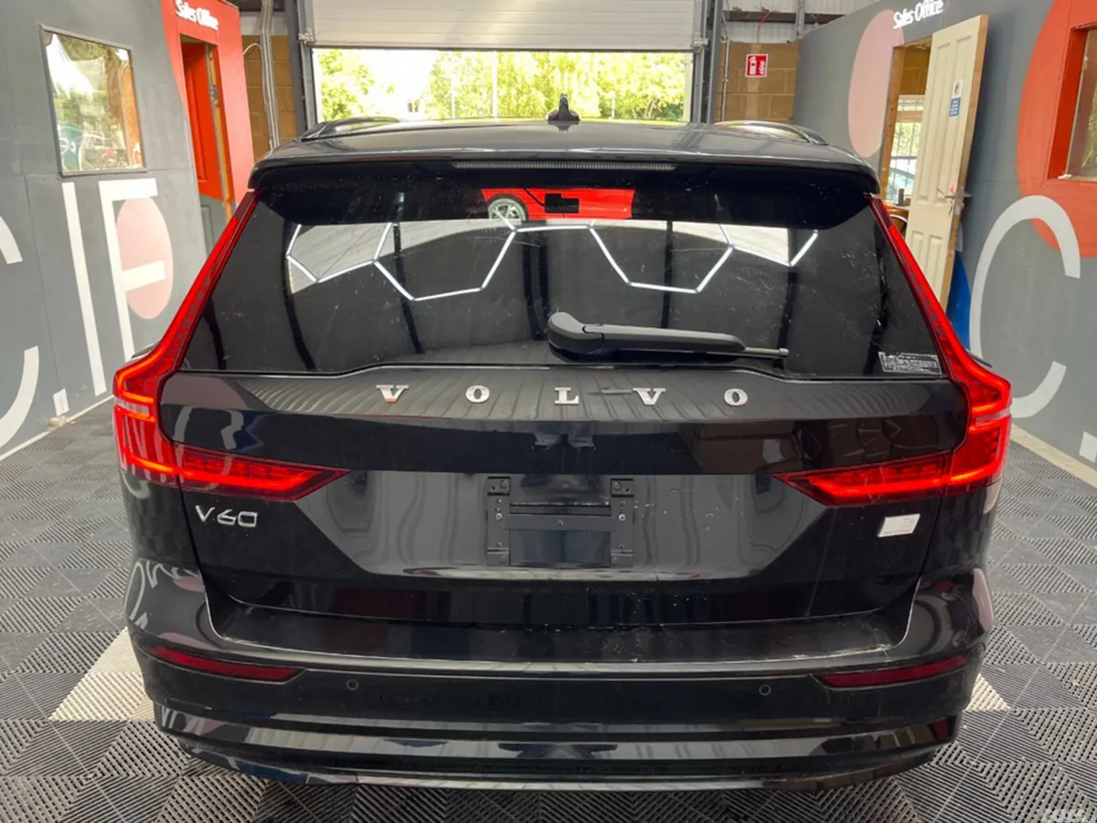 Volvo V60 Estate, Petrol Plug-in Hybrid, 2024, Black