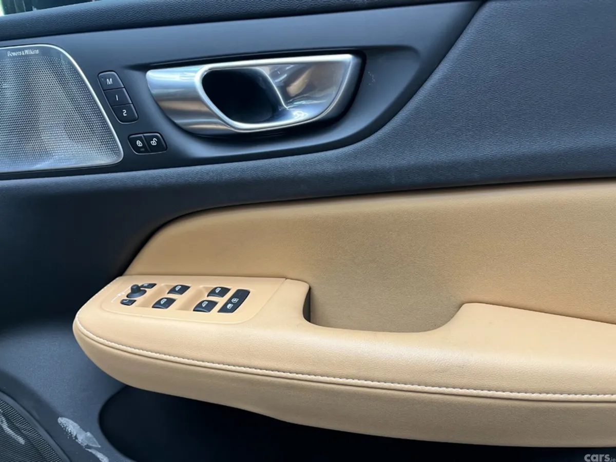 Volvo V60 Estate, Petrol Plug-in Hybrid, 2024, Black