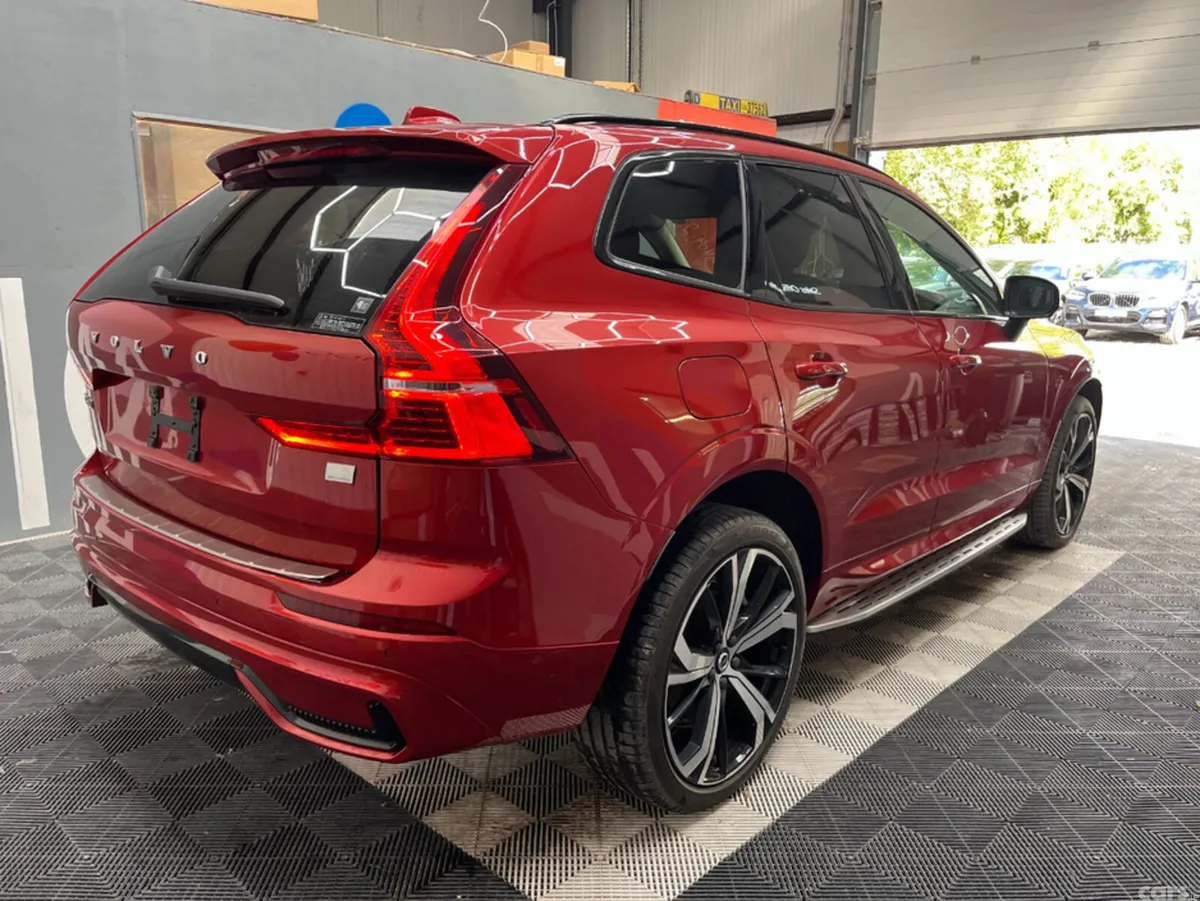 Volvo XC60 SUV, Petrol Hybrid, 2023, Red