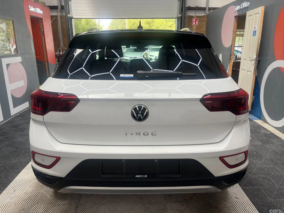 Volkswagen T-Roc SUV, Unknown, 2024, White