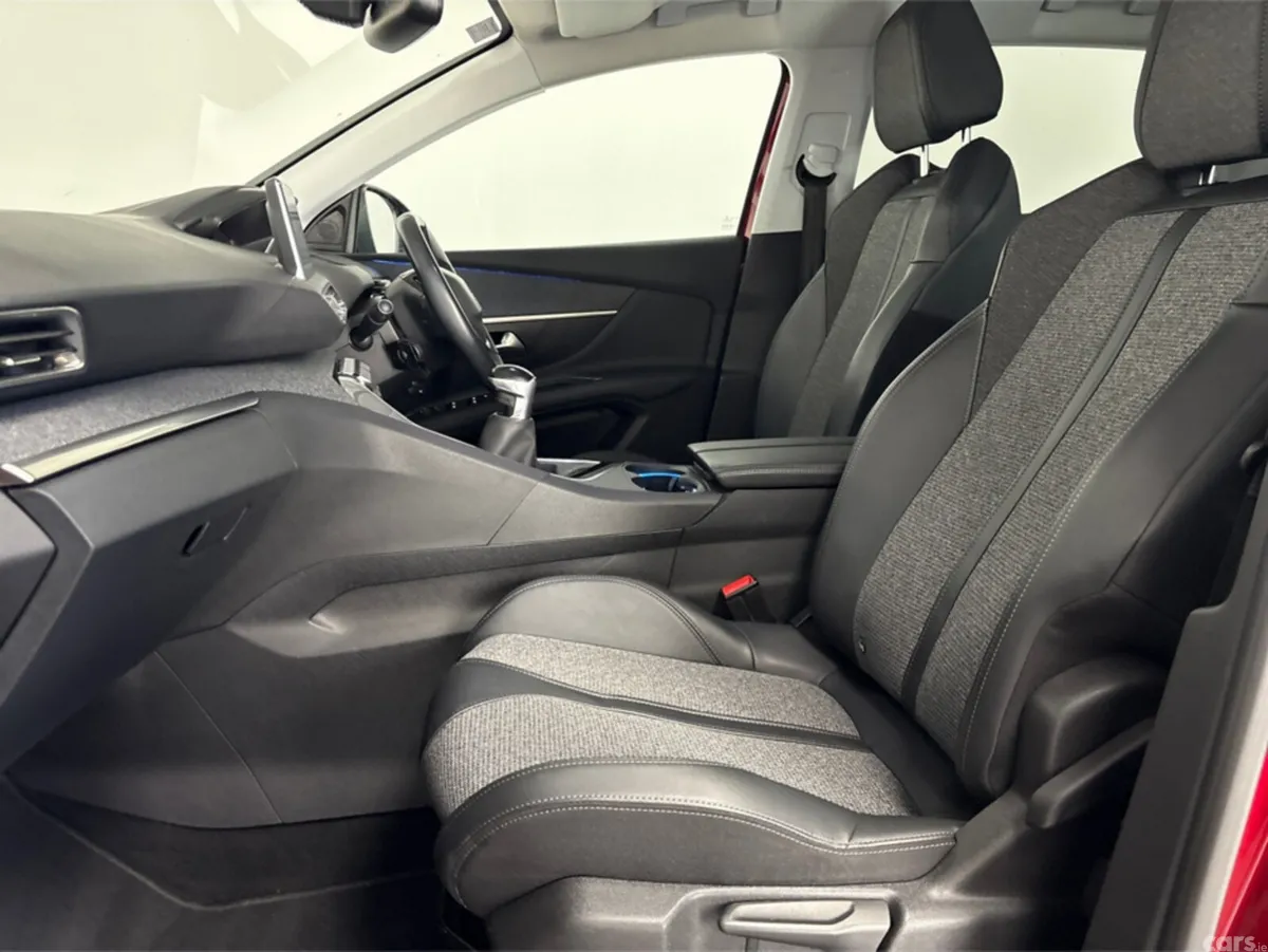 Peugeot 3008 Hatchback, Diesel, 2019, Red