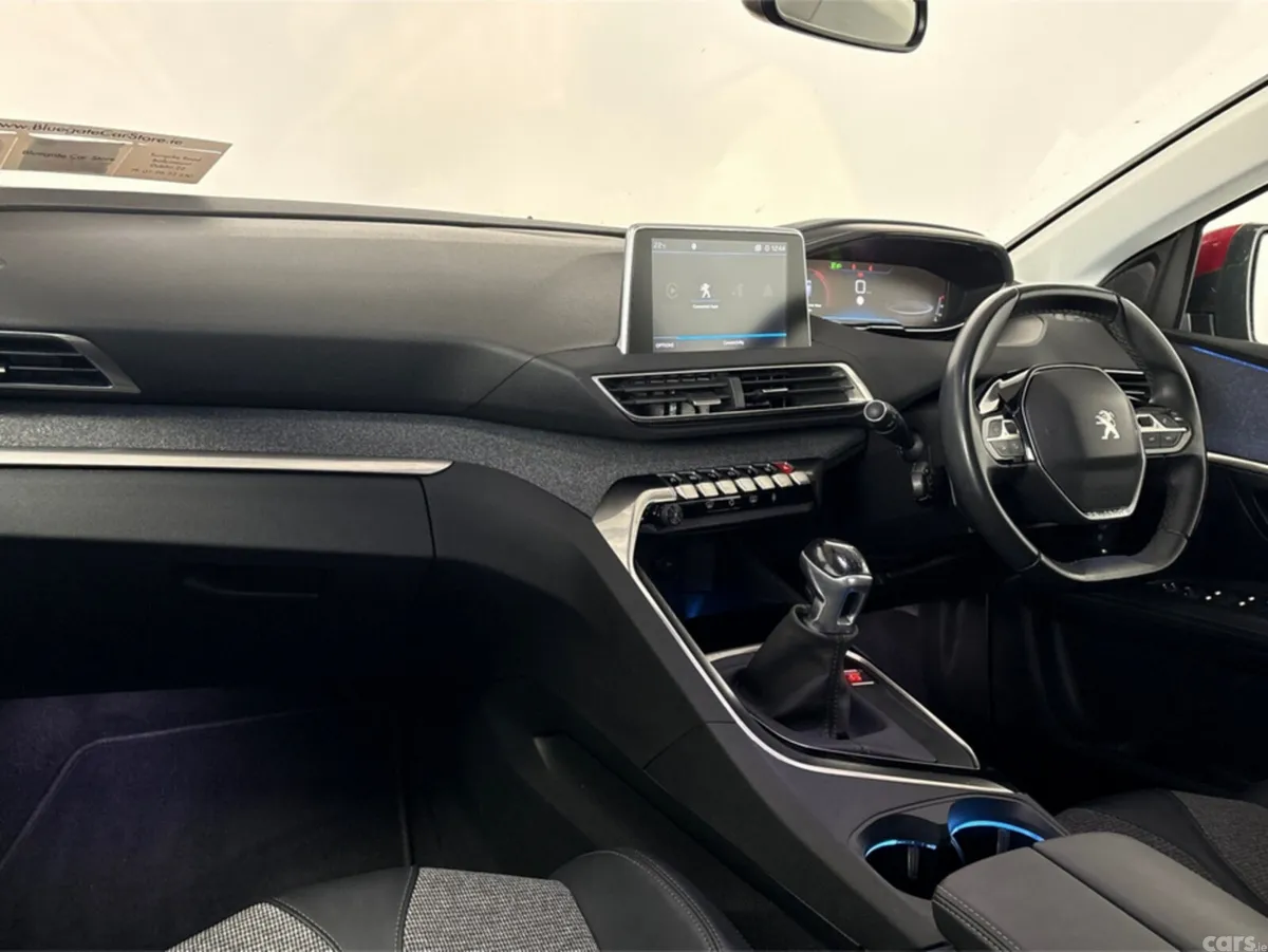 Peugeot 3008 Hatchback, Diesel, 2019, Red