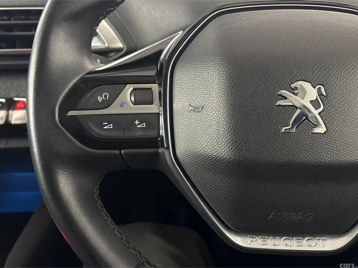 Peugeot 3008 Hatchback, Diesel, 2019, Red