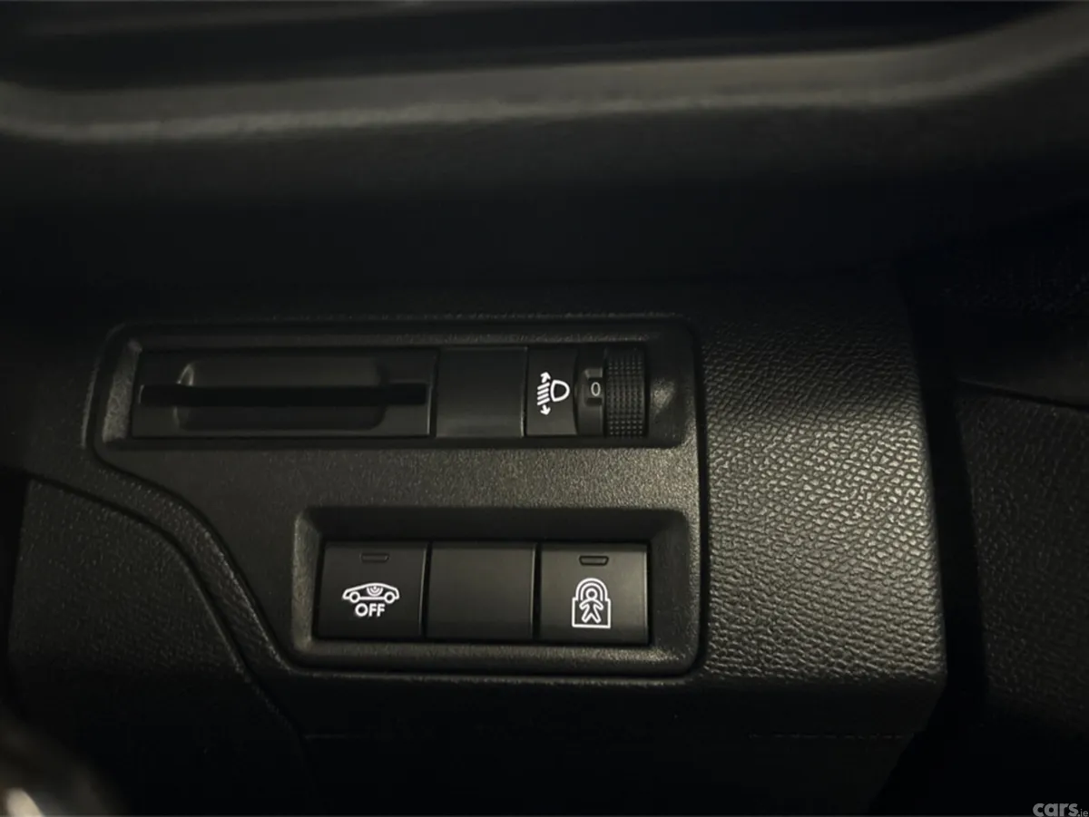 Peugeot 3008 Hatchback, Diesel, 2019, Red
