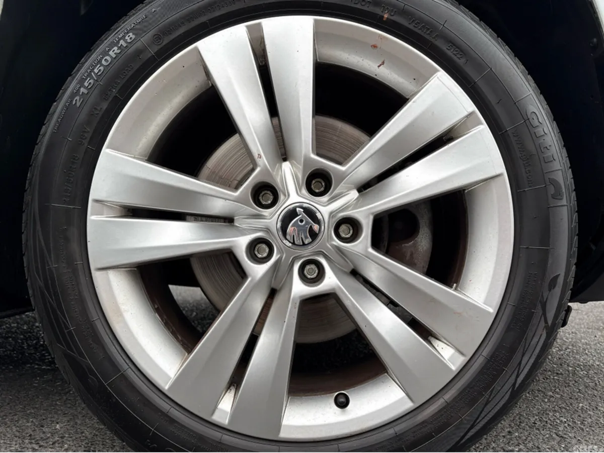 Skoda Karoq Estate, Petrol, 2018, White