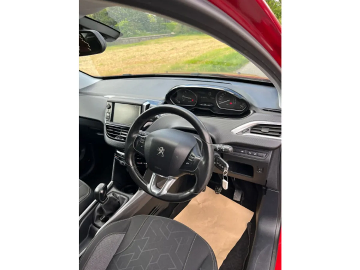 Peugeot 2008 Estate, Diesel, 2017, Red