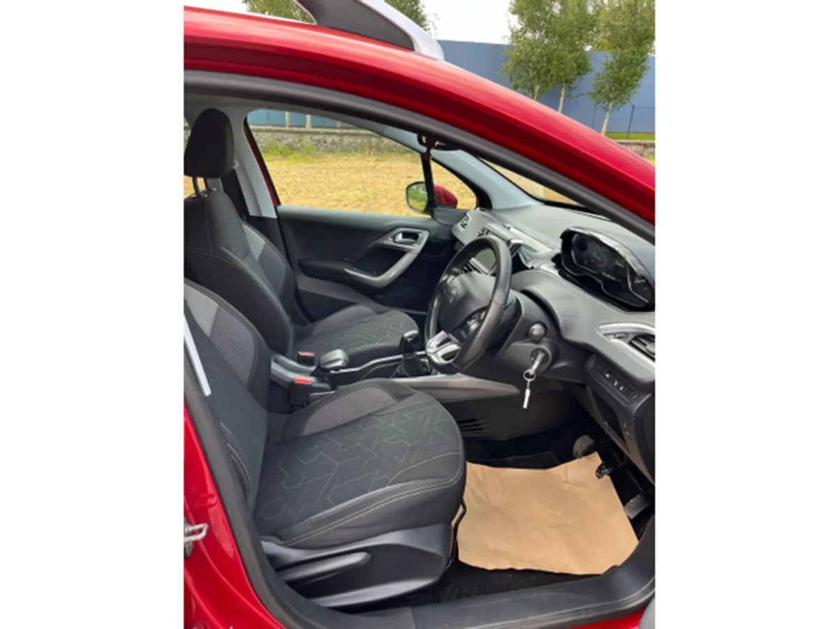 Peugeot 2008 Estate, Diesel, 2017, Red