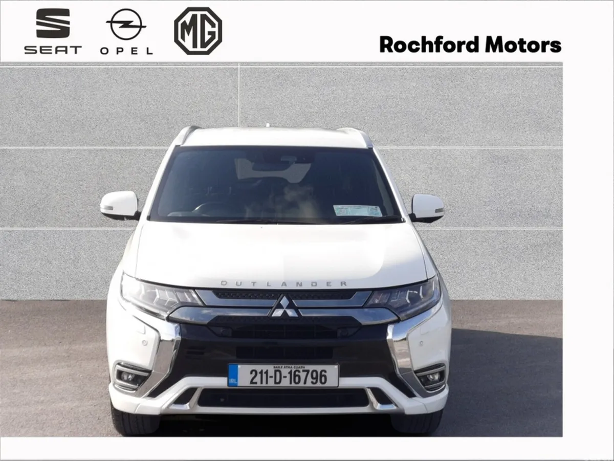 Mitsubishi Outlander Estate, Petrol Plug-in Hybrid, 2021, White