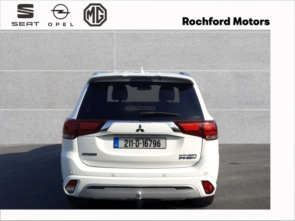 Mitsubishi Outlander Estate, Petrol Plug-in Hybrid, 2021, White