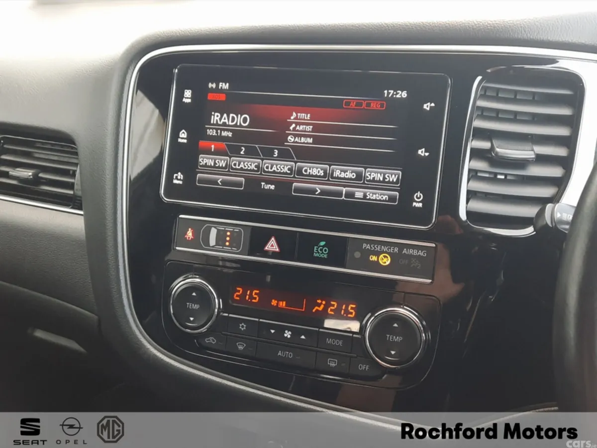 Mitsubishi Outlander Estate, Petrol Plug-in Hybrid, 2021, White