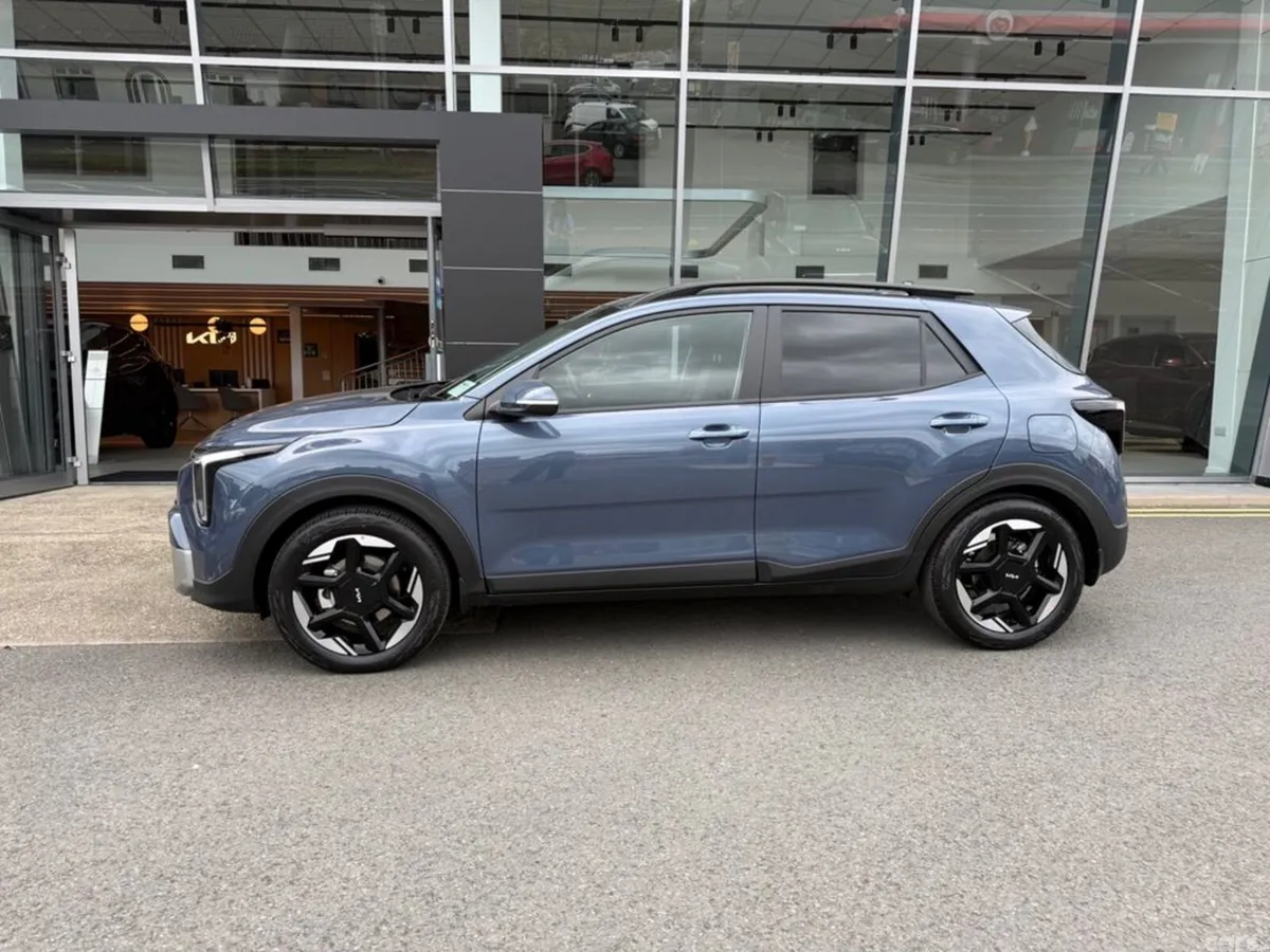 Kia Stonic Estate, Petrol Hybrid, 2026, Blue
