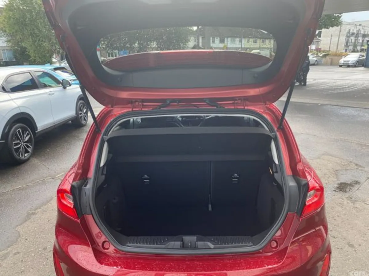 Ford Fiesta Hatchback, Petrol, 2021, Red