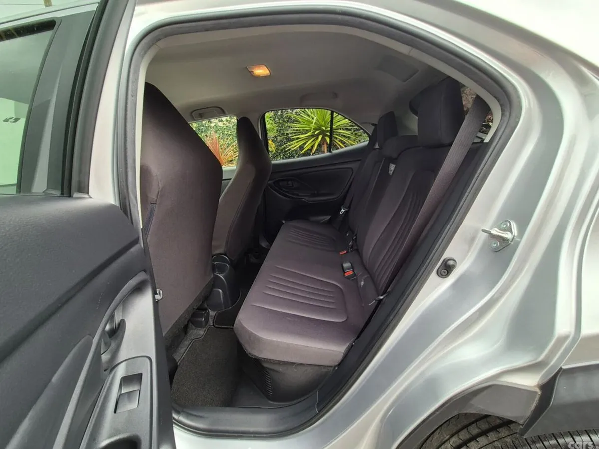 Toyota Yaris Cross SUV, Petrol Hybrid, 2022, Silver
