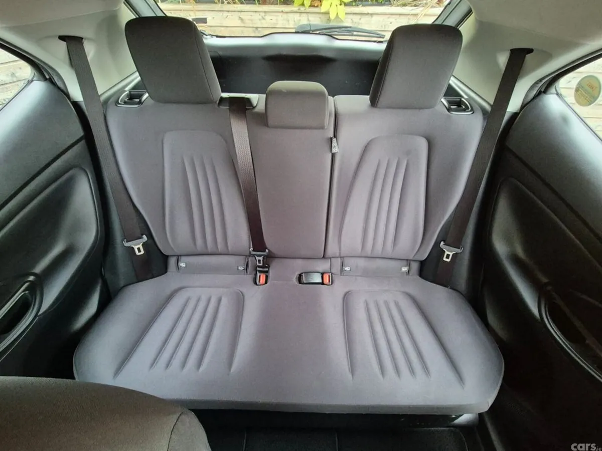 Toyota Yaris Cross SUV, Petrol Hybrid, 2022, Silver