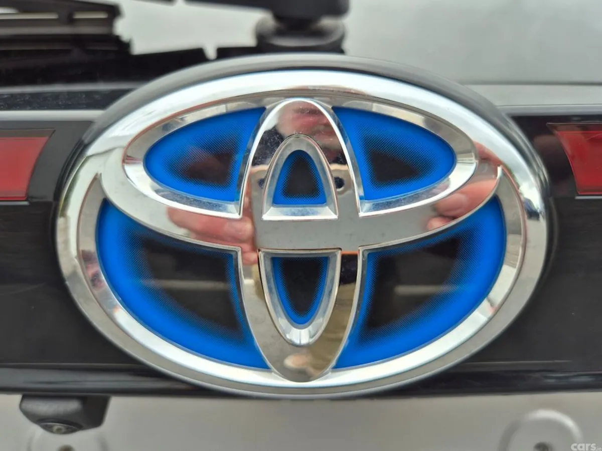 Toyota Yaris Cross SUV, Petrol Hybrid, 2022, Silver