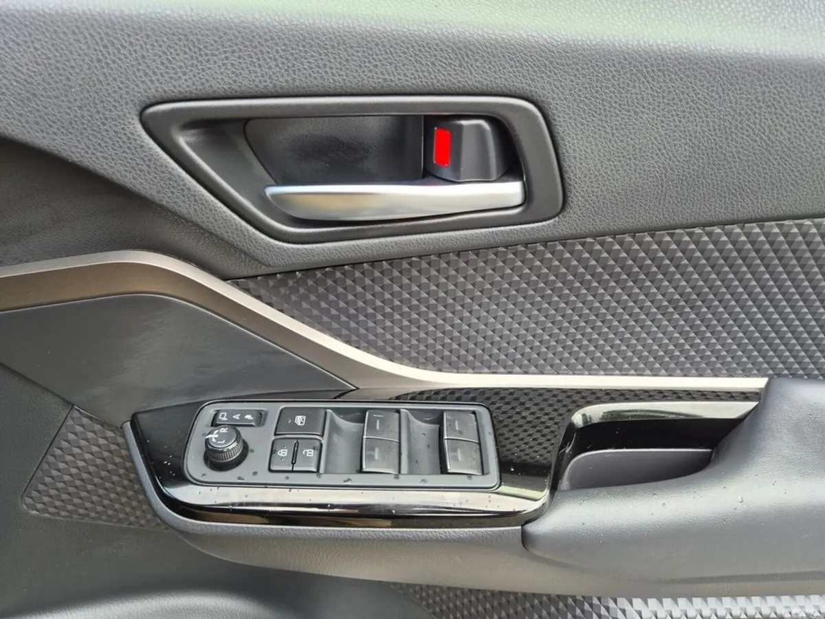 Toyota C-HR SUV, Petrol Hybrid, 2021, Blue
