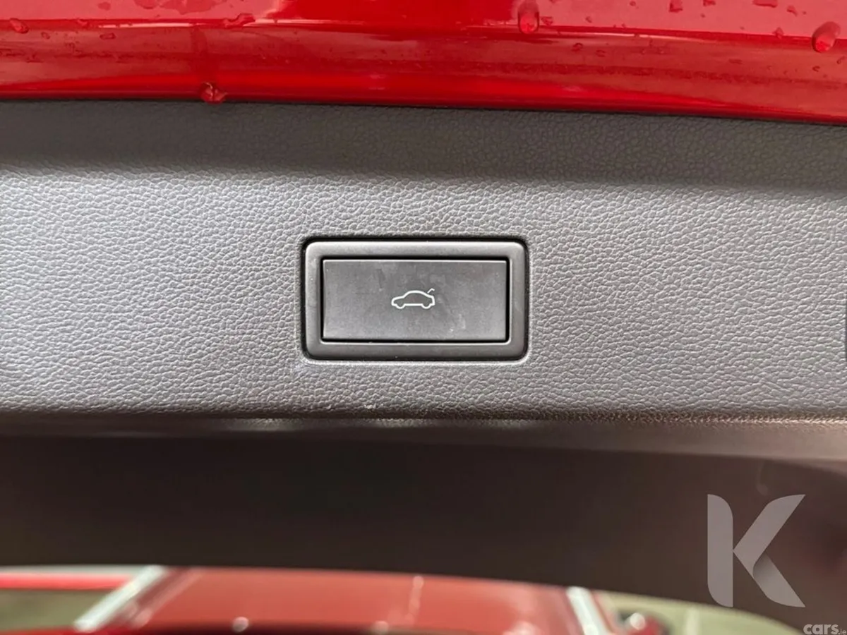 Volkswagen Golf Estate, Petrol Hybrid, 2021, Red