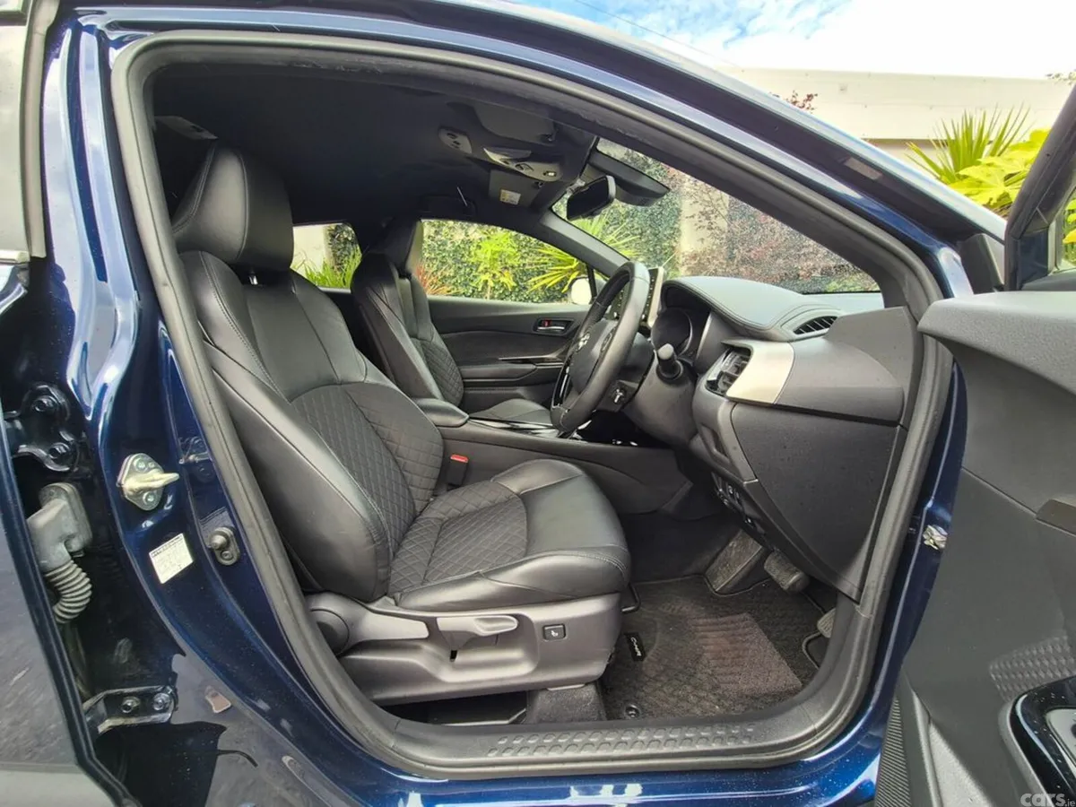 Toyota C-HR SUV, Petrol Hybrid, 2021, Blue