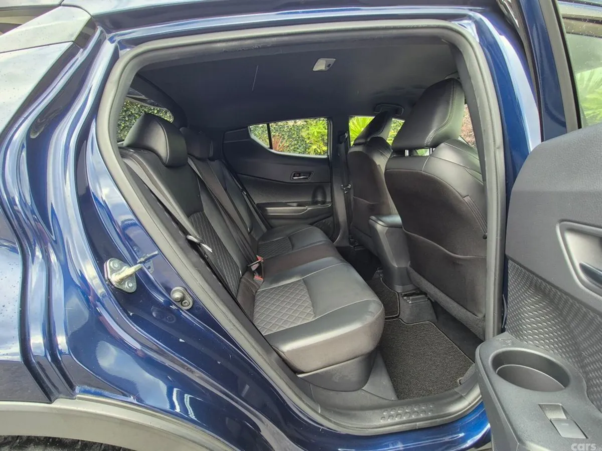 Toyota C-HR SUV, Petrol Hybrid, 2021, Blue