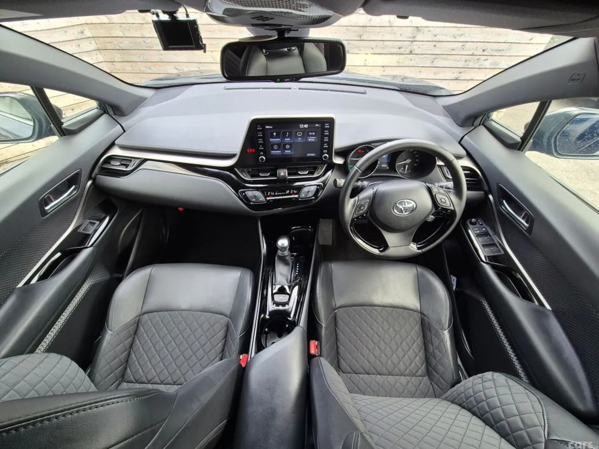 Toyota C-HR SUV, Petrol Hybrid, 2021, Blue