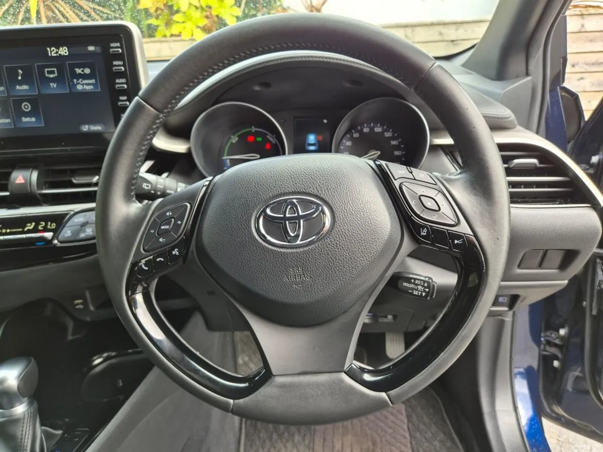 Toyota C-HR SUV, Petrol Hybrid, 2021, Blue