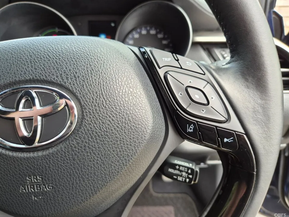 Toyota C-HR SUV, Petrol Hybrid, 2021, Blue