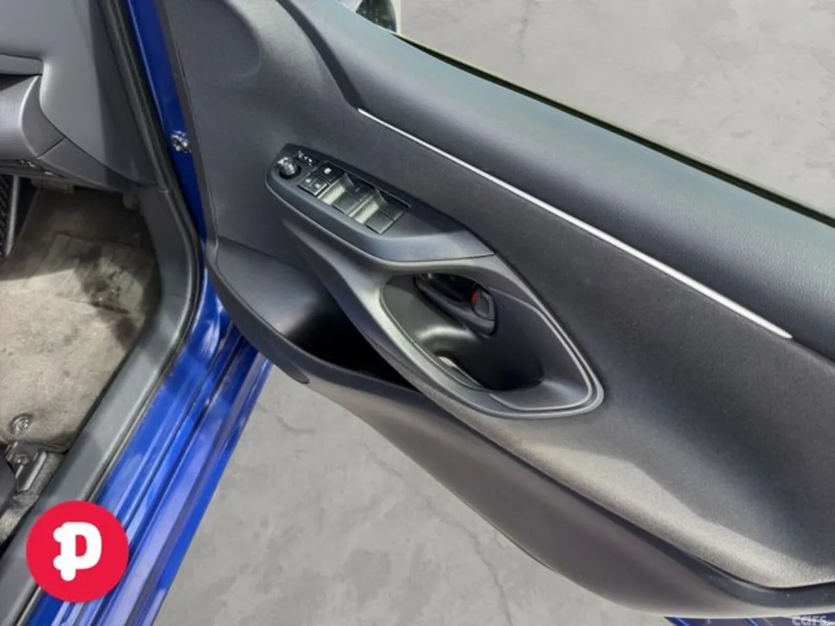 Toyota Yaris Hatchback, Petrol Hybrid, 2022, Blue