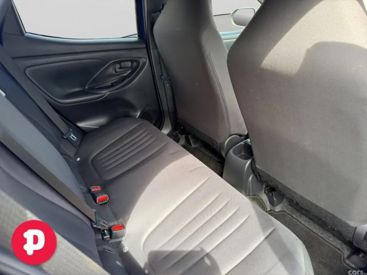 Toyota Yaris Hatchback, Petrol Hybrid, 2022, Blue