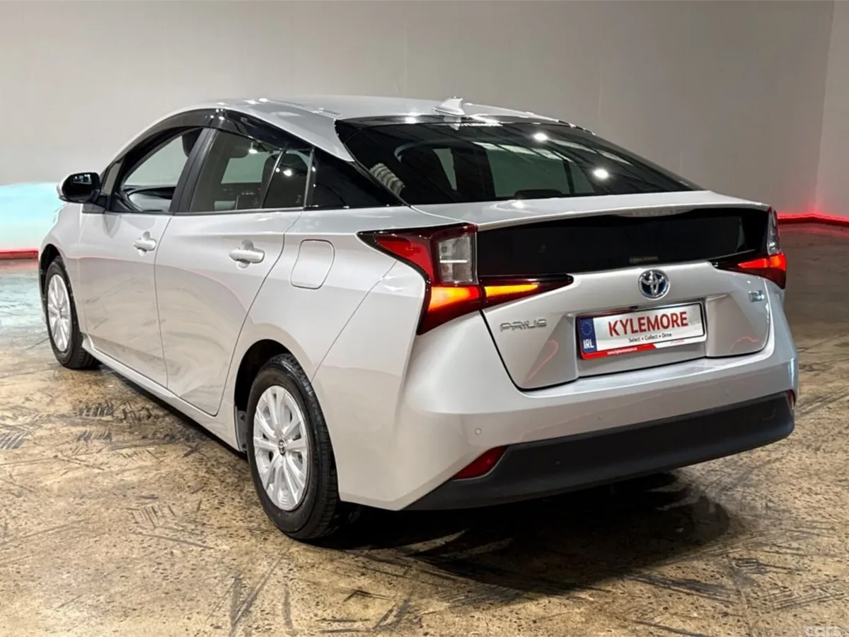 Toyota Prius Hatchback, Petrol Hybrid, 2022, Silver