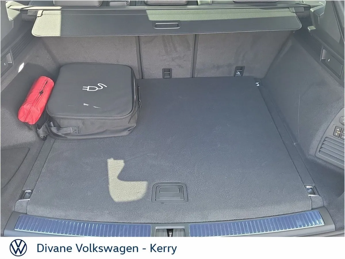 Volkswagen Touareg SUV, Petrol Plug-in Hybrid, 2026, Grey