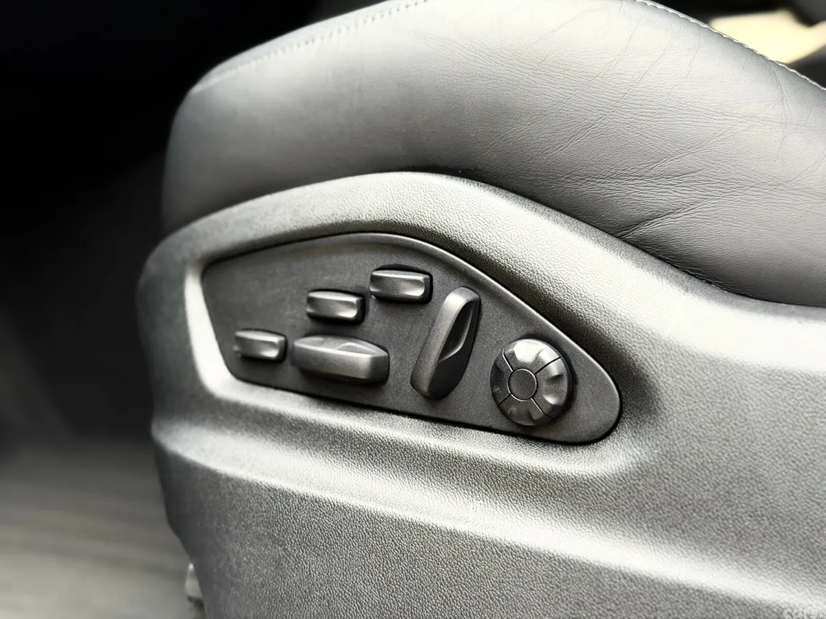 Porsche Cayenne SUV, Petrol Plug-in Hybrid, 2025, Grey