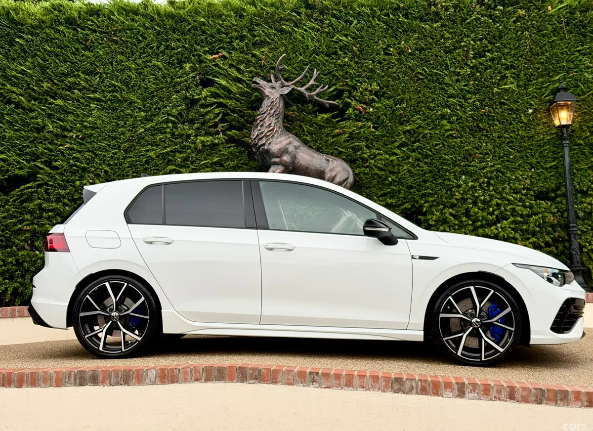 Volkswagen Golf Estate, Petrol, 2023, White