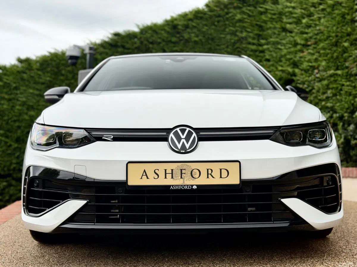 Volkswagen Golf Estate, Petrol, 2023, White