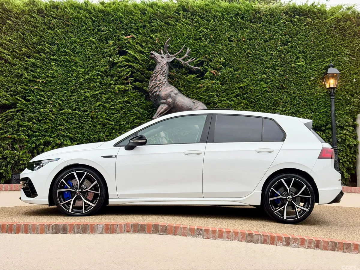 Volkswagen Golf Estate, Petrol, 2023, White