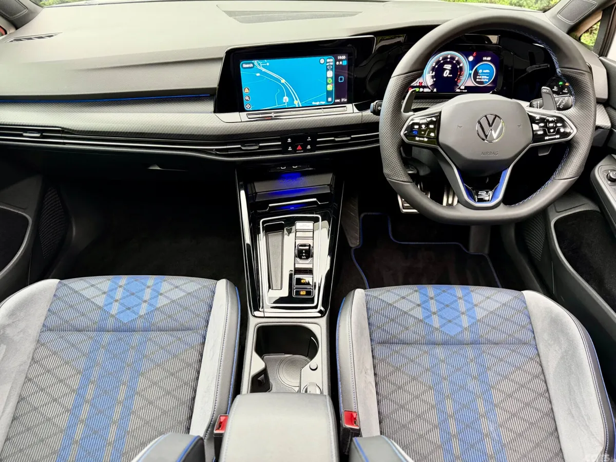 Volkswagen Golf Estate, Petrol, 2023, White