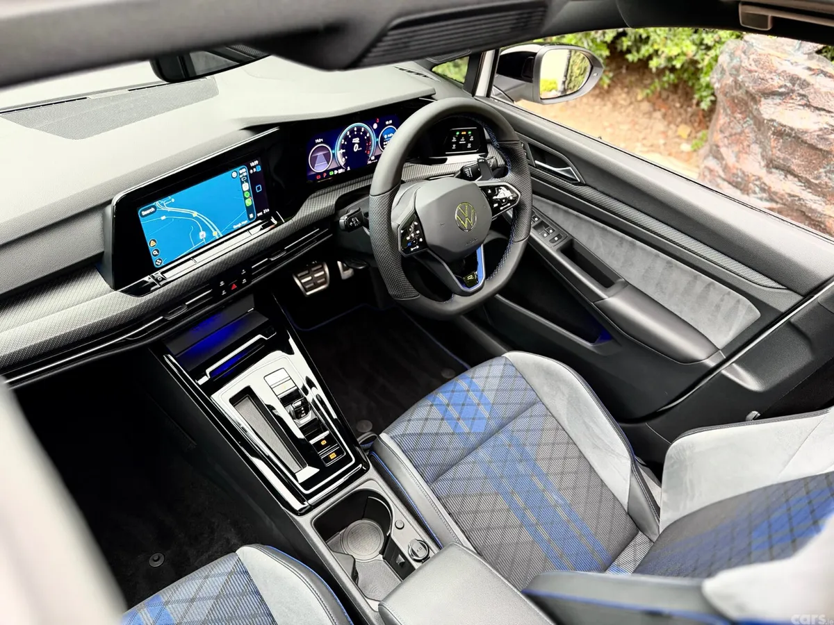 Volkswagen Golf Estate, Petrol, 2023, White