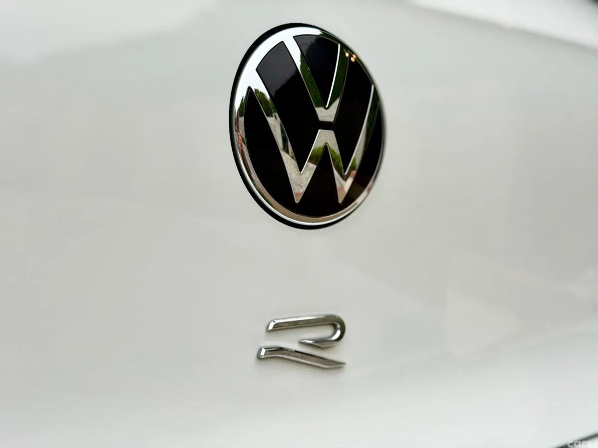 Volkswagen Golf Estate, Petrol, 2023, White