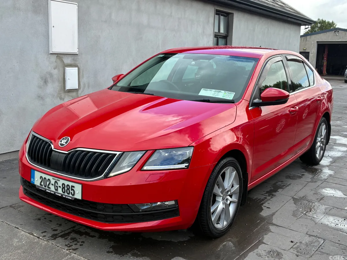 Skoda Octavia Saloon, Diesel, 2020, Red