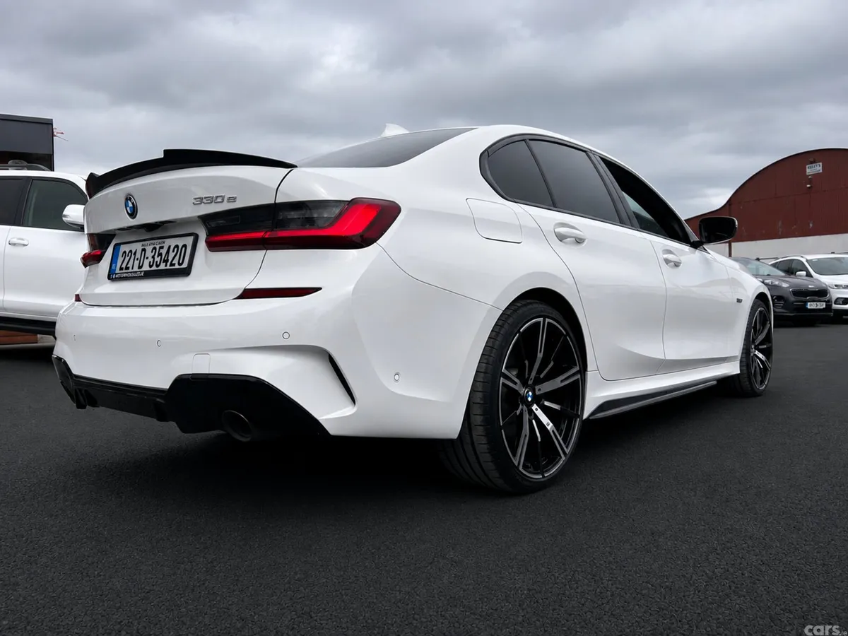 BMW 3-Series Saloon, Petrol Plug-in Hybrid, 2022, White