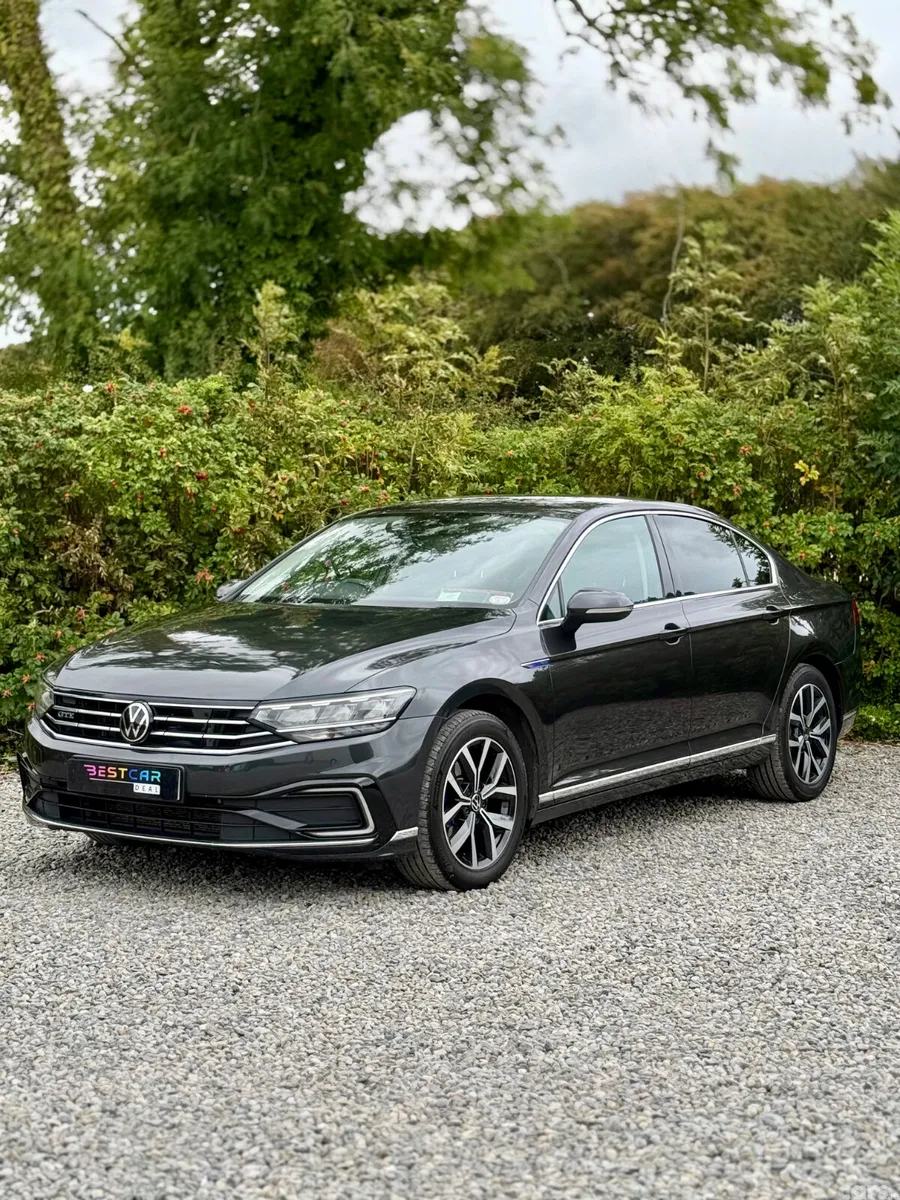 Volkswagen Passat Saloon, Petrol Plug-in Hybrid, 2021, Grey