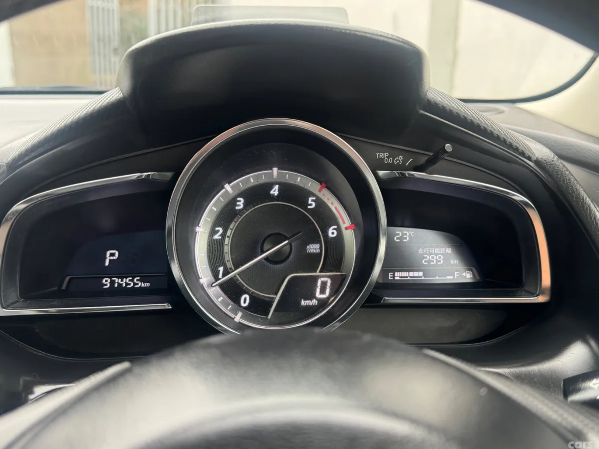 Mazda Demio Hatchback, Diesel, 2015, Blue