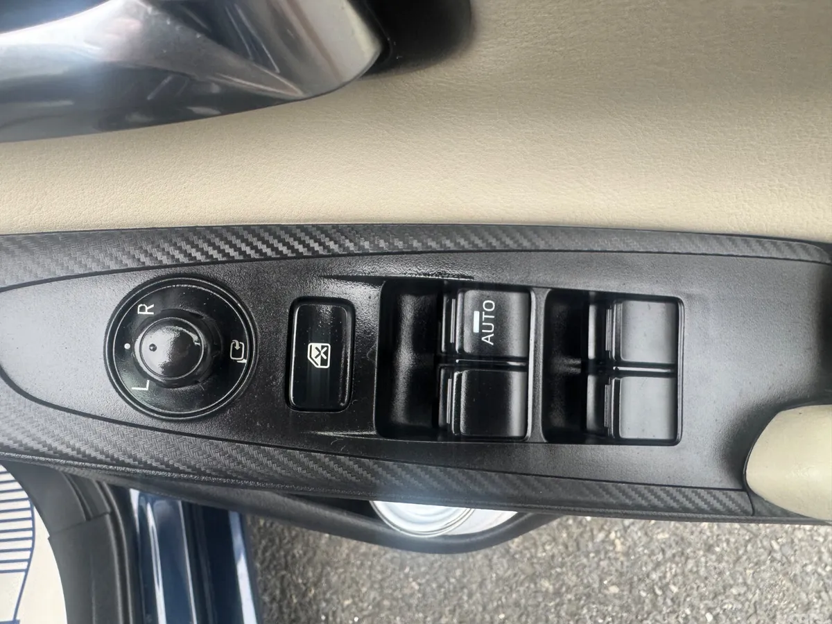 Mazda Demio Hatchback, Diesel, 2015, Blue