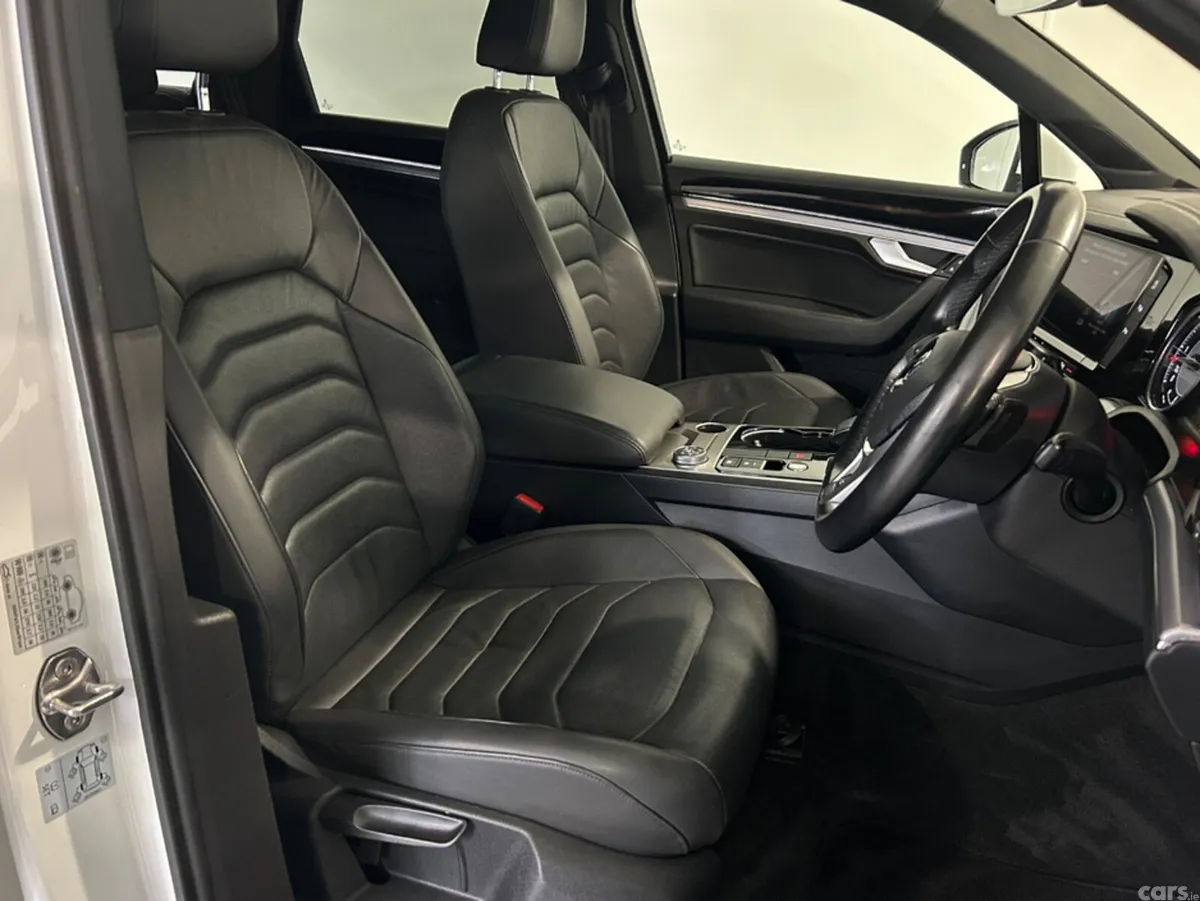 Volkswagen Touareg SUV, Diesel, 2019, White