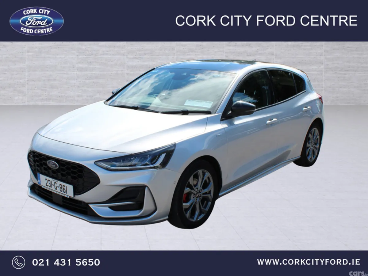 Ford Focus Hatchback, Petrol, 2023, Grey