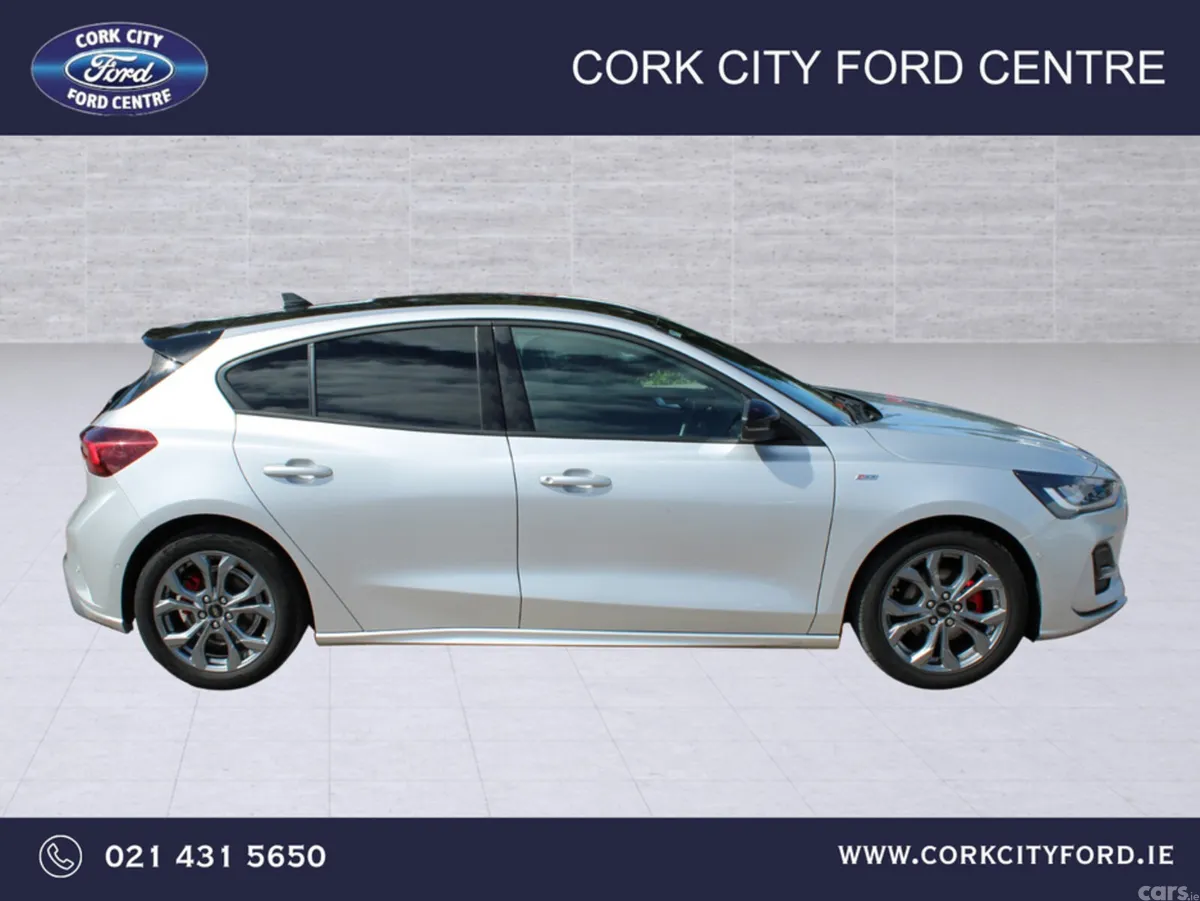 Ford Focus Hatchback, Petrol, 2023, Grey