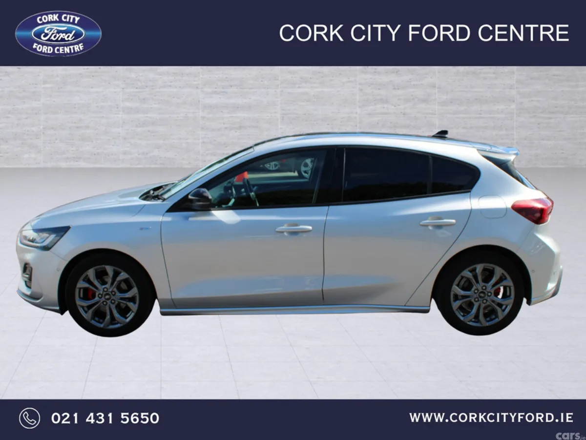 Ford Focus Hatchback, Petrol, 2023, Grey